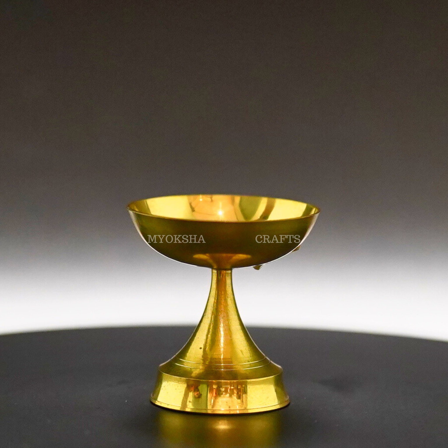 https://cdn.shopify.com/s/files/1/1857/6931/products/1689000366214_Brass_diya.png?v=1753184463