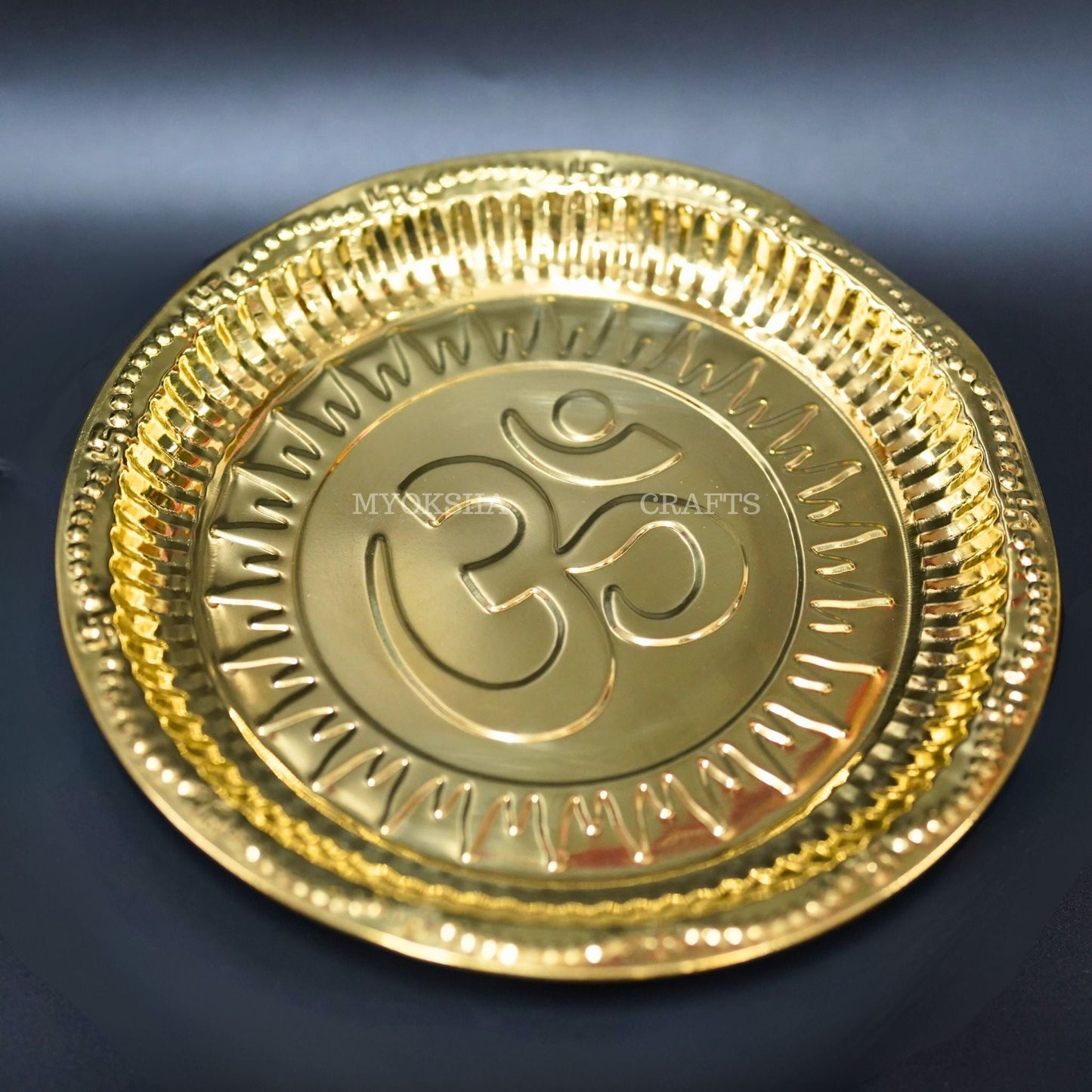 https://cdn.shopify.com/s/files/1/1857/6931/products/1689244726773_om_plate_aarti_MC00109.png?v=1762391378