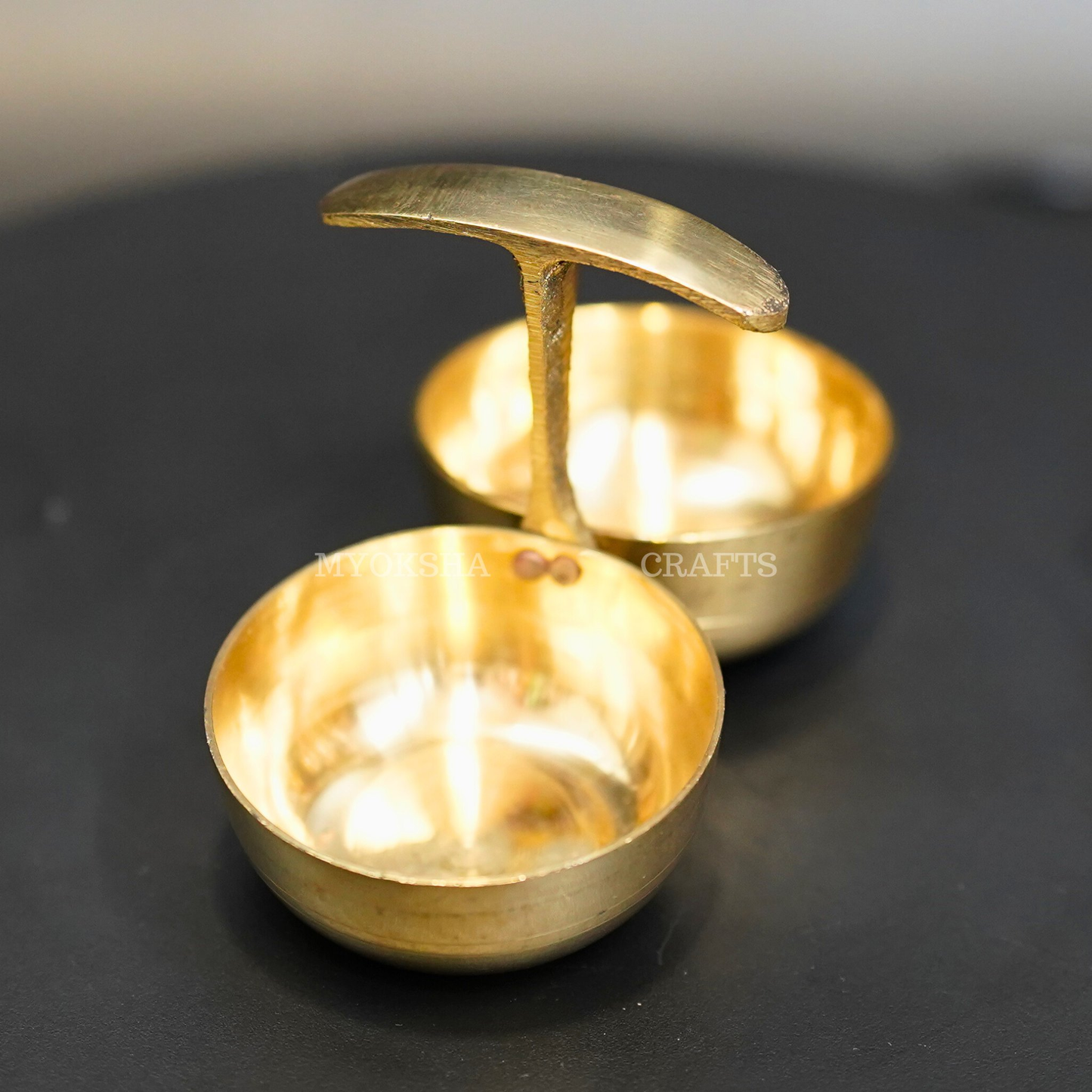 https://cdn.shopify.com/s/files/1/1857/6931/products/1690454871519_bs_haldi_26_kumkum_holder_MC00216.png?v=1753182719