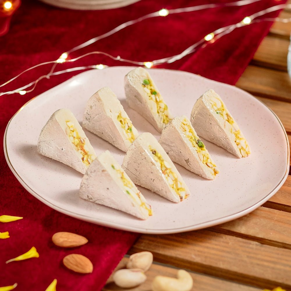 https://cdn.shopify.com/s/files/1/1857/6931/files/kaju-king-229027.jpg?v=1762169377