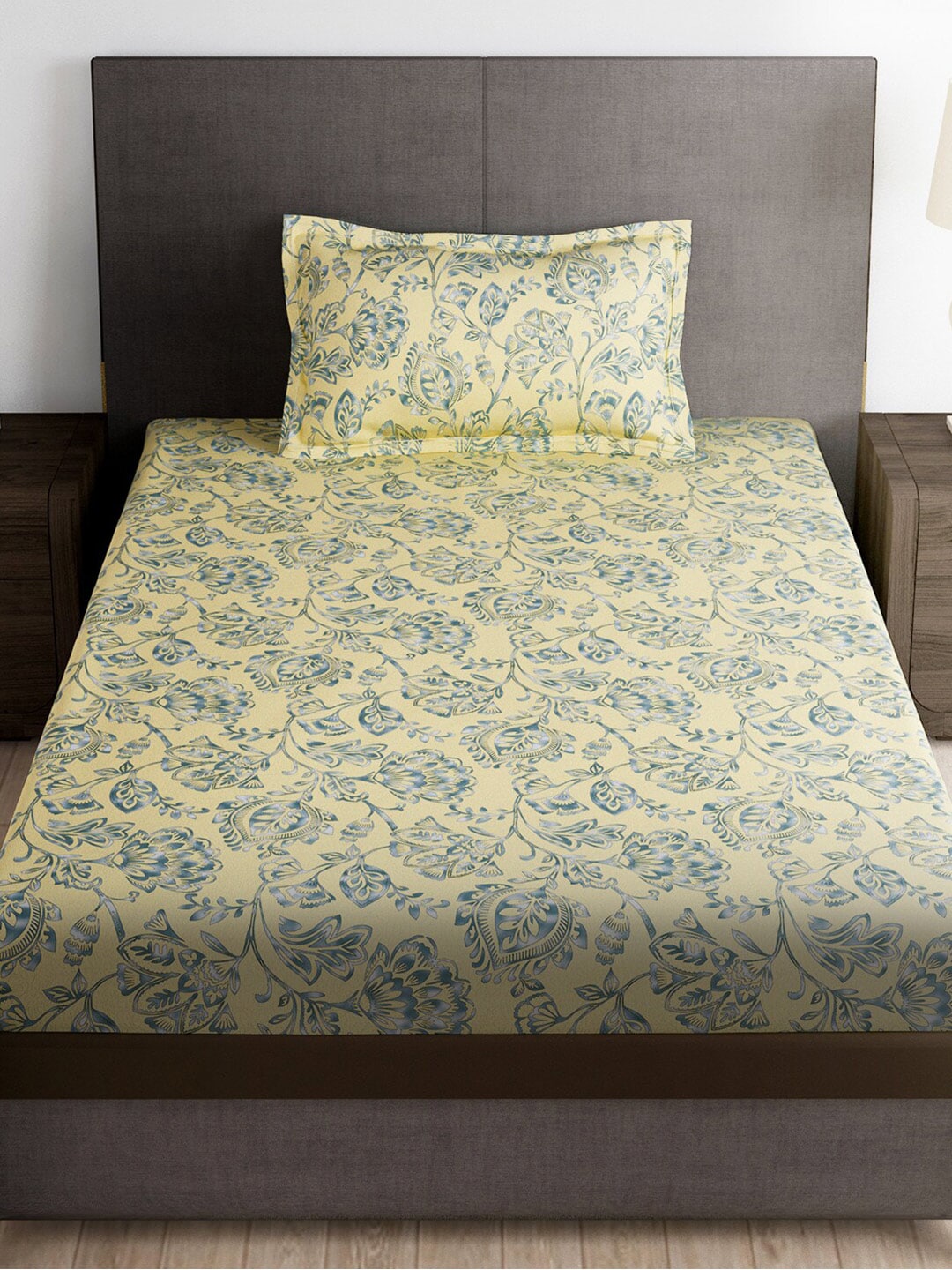 https://cdn.shopify.com/s/files/1/1857/6931/products/015d77cf-e5b0-497d-8389-614410cbb7441690486779654Cream180TCFloralSingleBedsheet2.jpg?v=1703220655