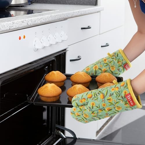 Image 6 of HAZEL Cotton Microwave Oven Gloves Heat Resistant Potholder Mitten Gloves for Baking, Set of 2