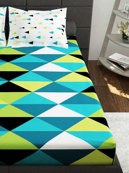 https://cdn.shopify.com/s/files/1/1857/6931/products/077352be-1cdf-491b-97c7-a053654b2ea31685085541954-Storyhome-Ventura-Teal--Black-Geometric-152-TC-Cotton-Queen--3.jpg?v=1703164083