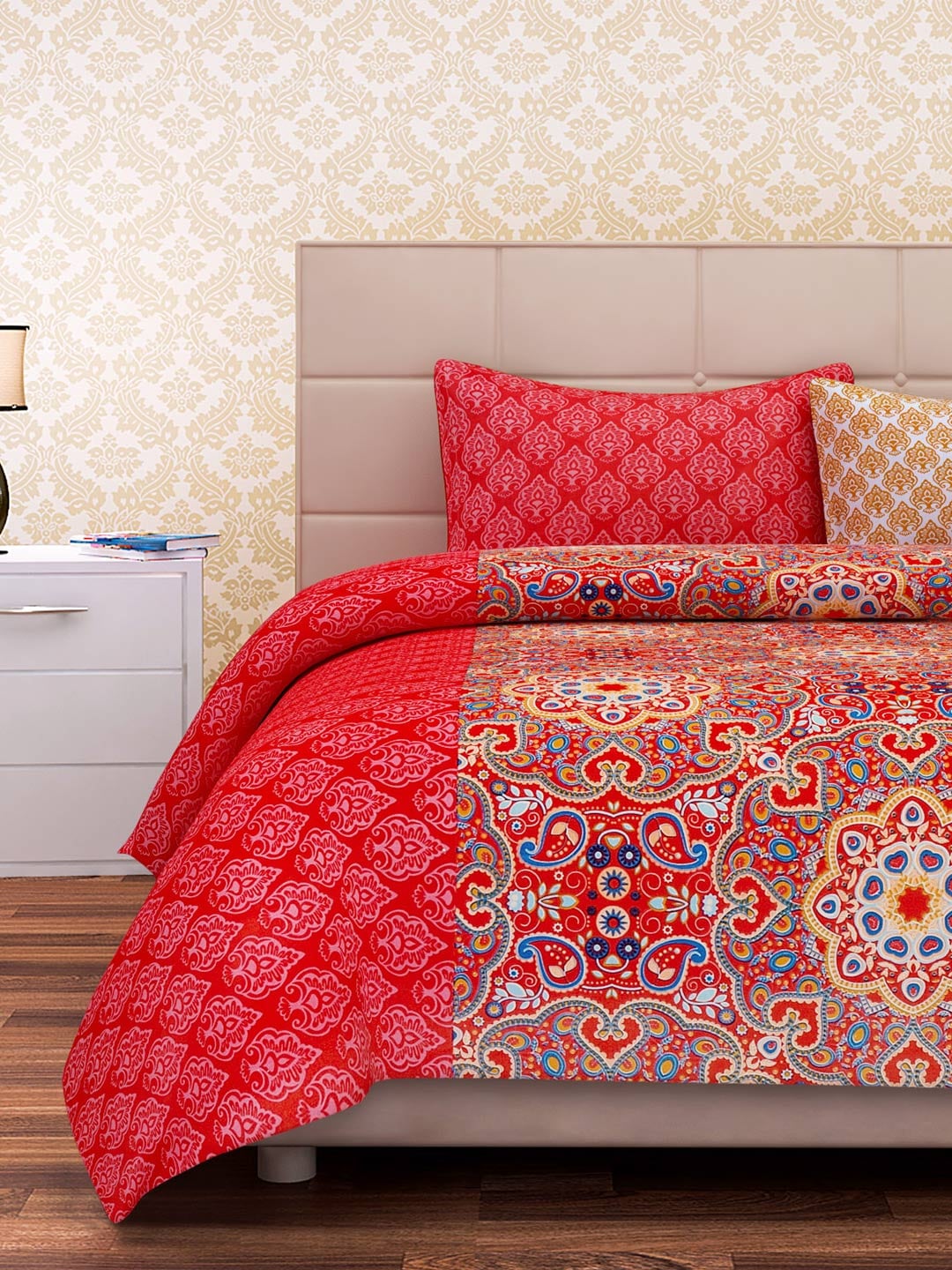 https://cdn.shopify.com/s/files/1/1857/6931/products/11486707921646-SEJ-by-Nisha-Gupta-Unisex-Bedsheets-3241486707921464-2.jpg?v=1703310140