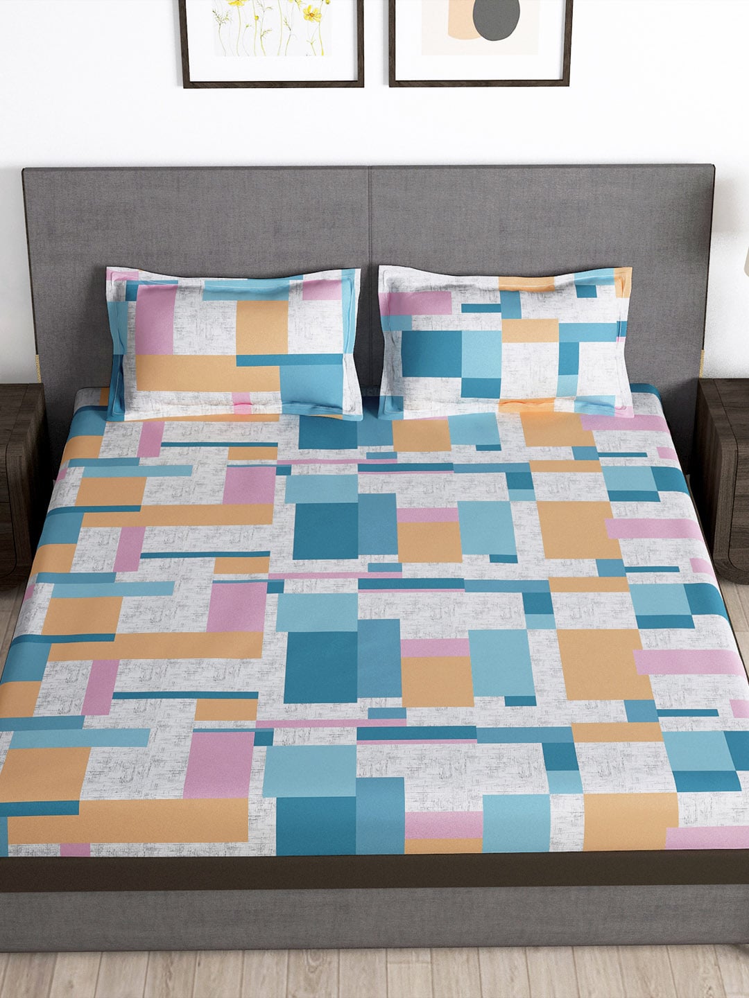 https://cdn.shopify.com/s/files/1/1857/6931/products/1265f305-50bc-4113-afad-a4bee6fcce1d1685959305579-Storyhome-Arena-Grey--White-Printed-180-TC-Queen-Bedsheet--2-2.jpg?v=1703220654