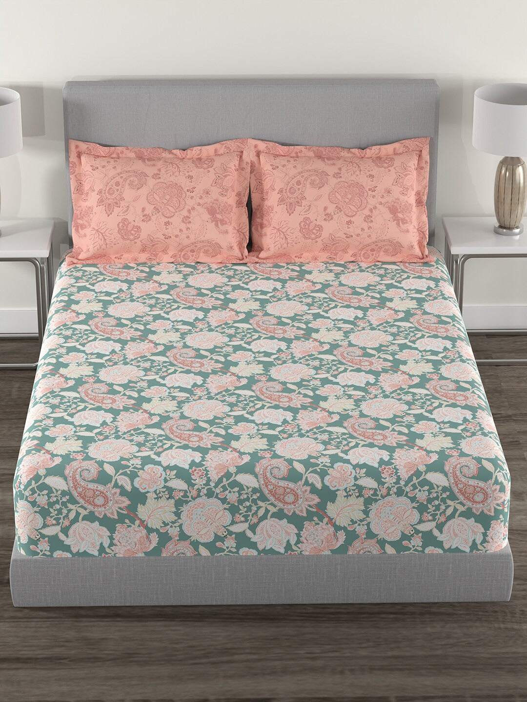 https://cdn.shopify.com/s/files/1/1857/6931/products/1582e3ba-09d4-4357-bb61-f4f6fd290ba51684434714917TridentQueenBedsheetSet144TC100CottonBagh2.jpg?v=1703314936