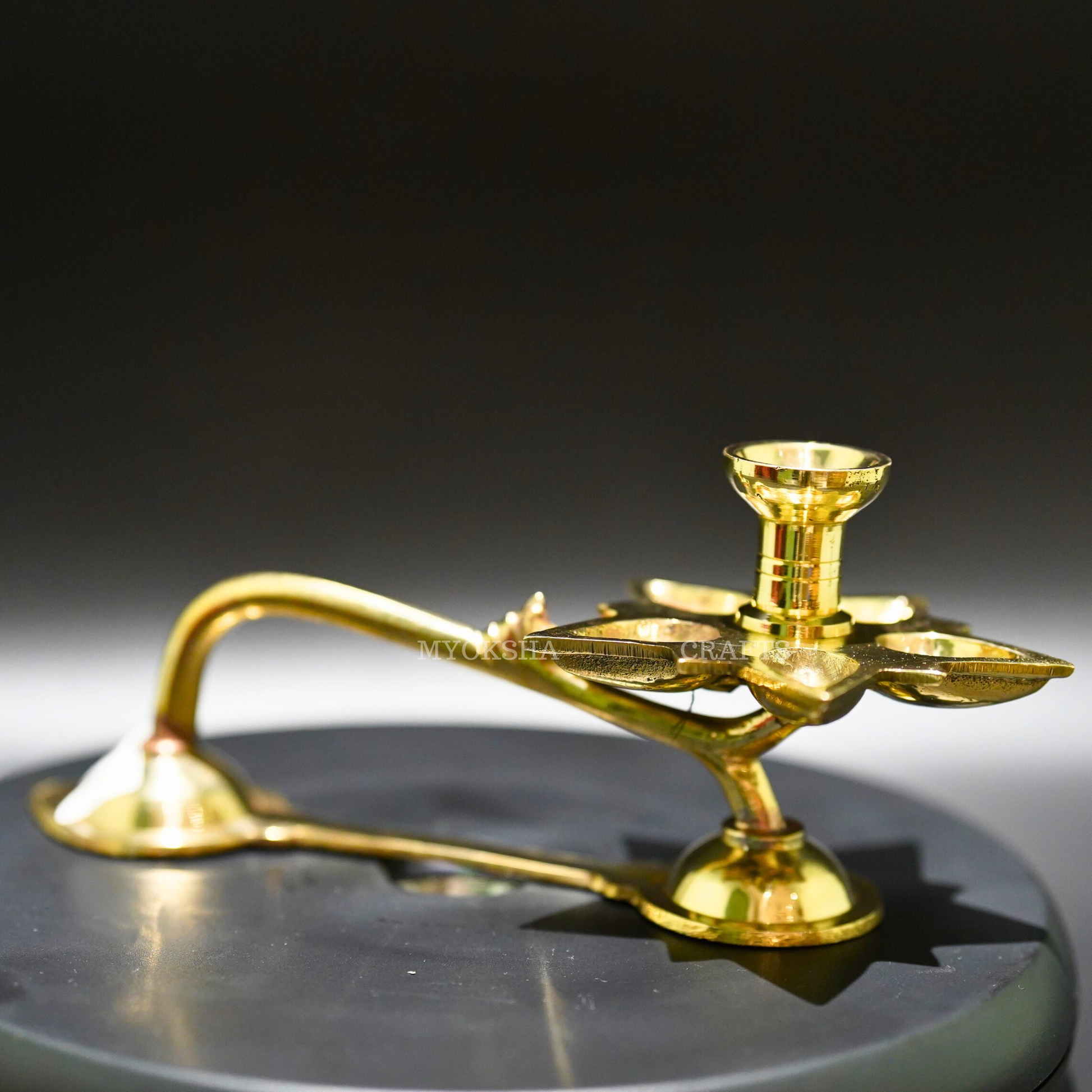 https://cdn.shopify.com/s/files/1/1857/6931/products/1688620930476_Brass_step_arti_1_MC00040_282_29_81dd37b4-9347-4a33-a94f-5c4018c8aa67.png?v=1753184083