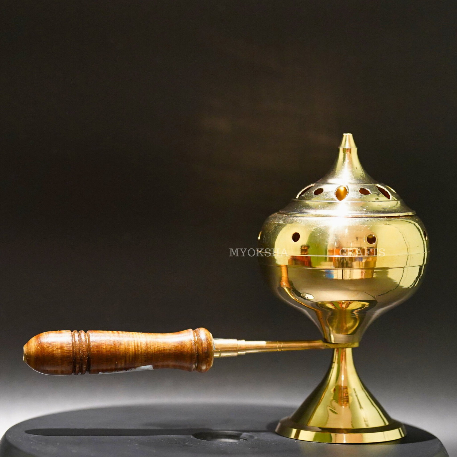 https://cdn.shopify.com/s/files/1/1857/6931/products/1689000328023__brass_dhoop_dan_MC00054.png?v=1753184076