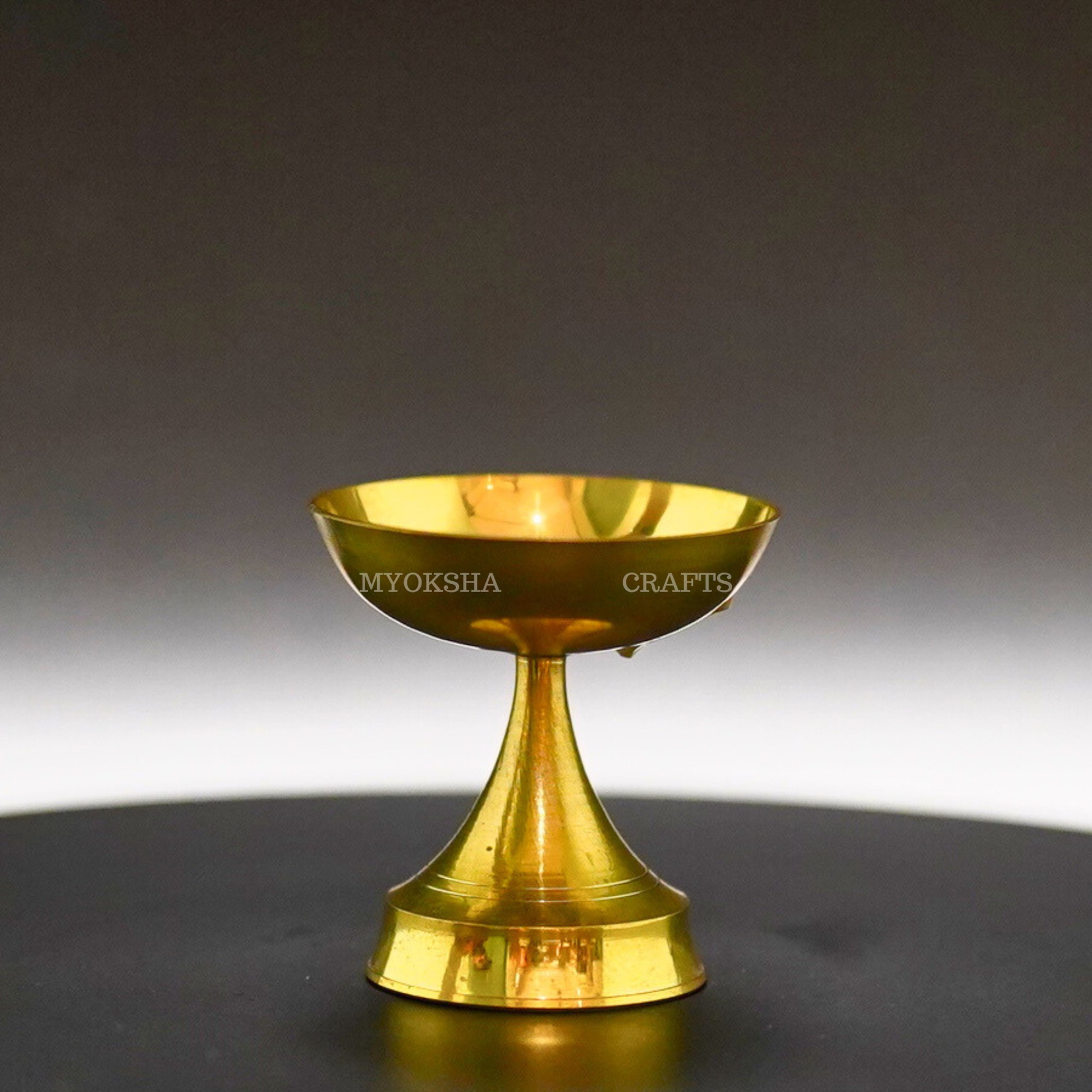 https://cdn.shopify.com/s/files/1/1857/6931/products/1689000366214_Brass_diya.png?v=1753184463