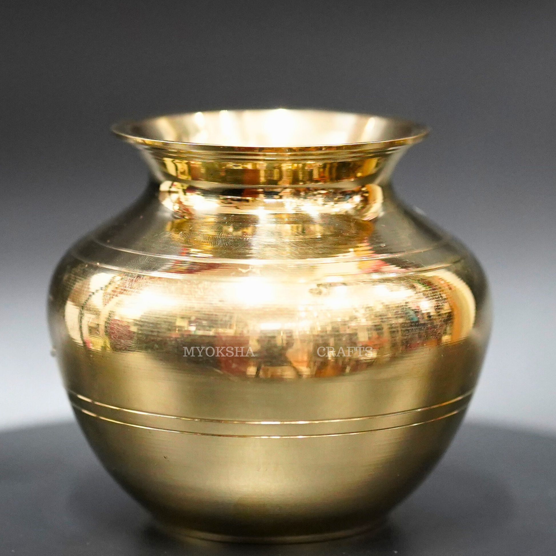 https://cdn.shopify.com/s/files/1/1857/6931/products/1689233559559_brass_kalasha_lota_MC00099_281_29.png?v=1753183464