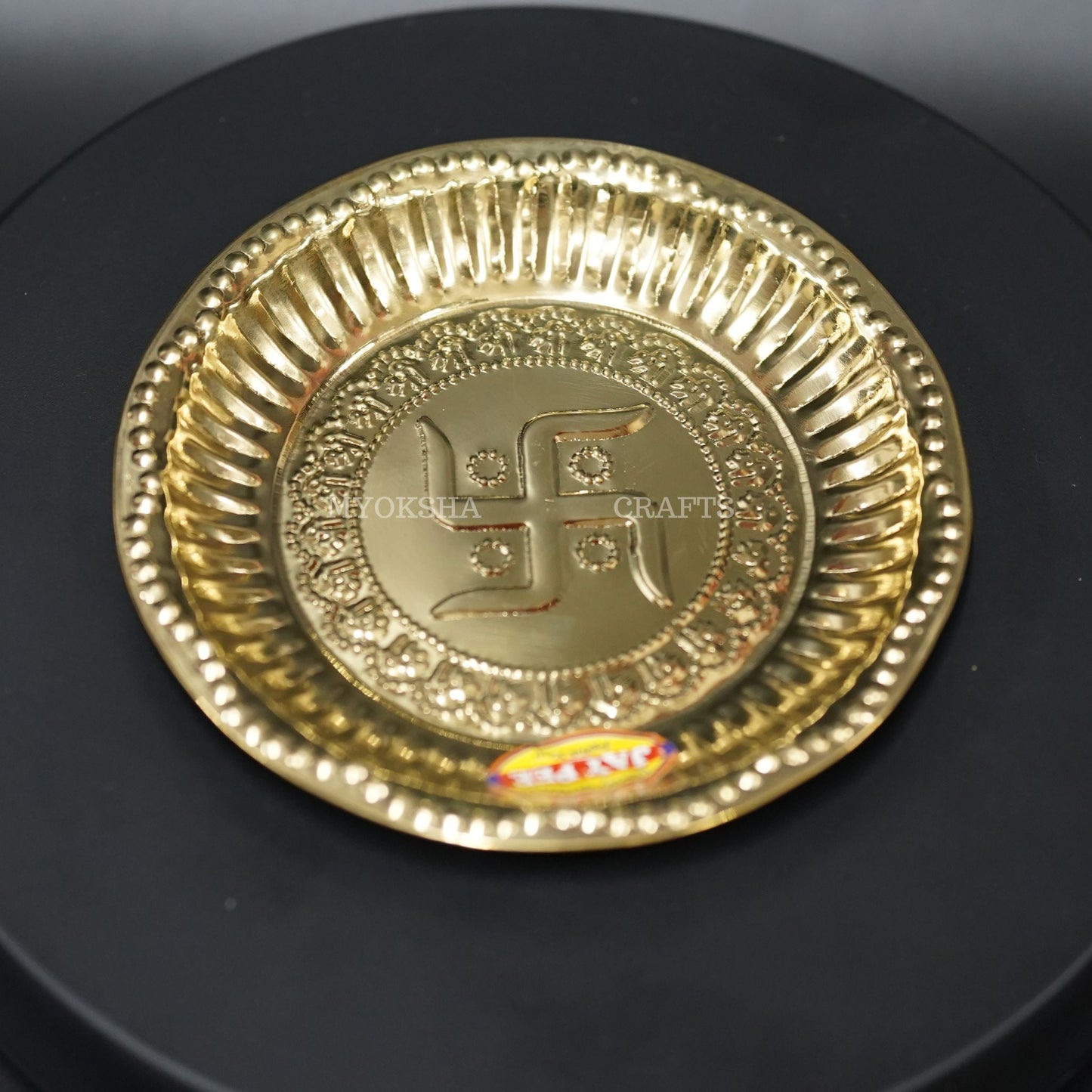https://cdn.shopify.com/s/files/1/1857/6931/products/1689243215213_swastik_aarthi_plate_MC00107.png?v=1697290880
