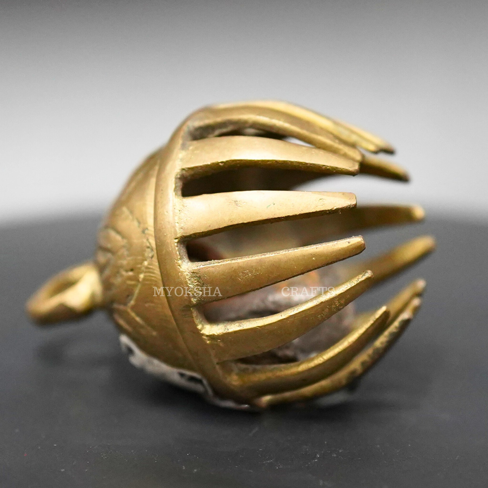 https://cdn.shopify.com/s/files/1/1857/6931/products/1689320819751_junk_bell_MC00126_282_29.png?v=1753183515