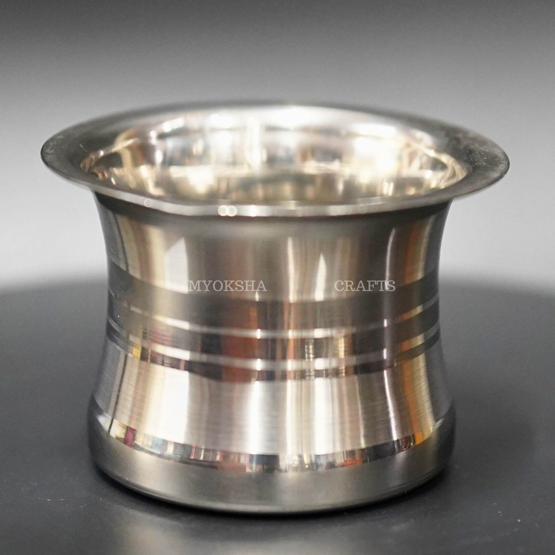 https://cdn.shopify.com/s/files/1/1857/6931/products/1689324539708_ss_punch_patra_MC00130.png?v=1753183522