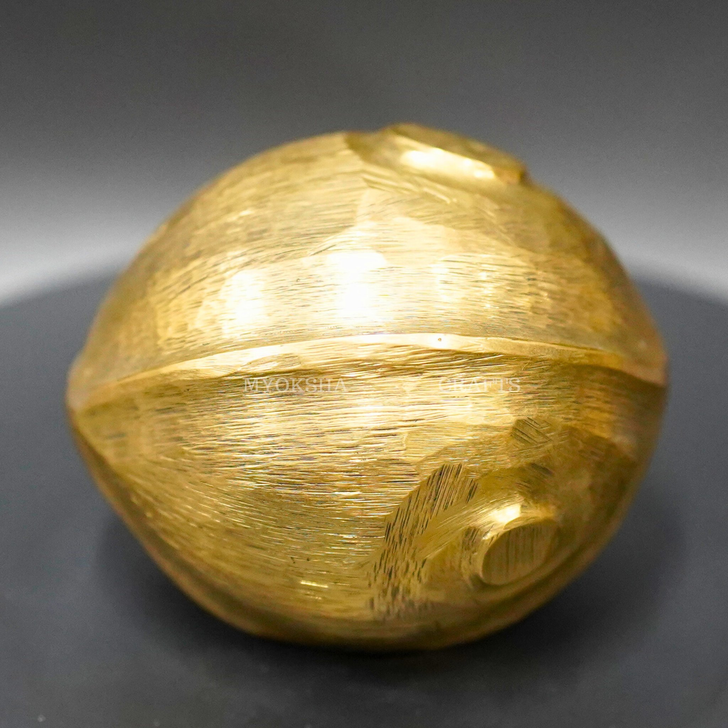https://cdn.shopify.com/s/files/1/1857/6931/products/1689591110751_brass_narial_MC00163.png?v=1753183624