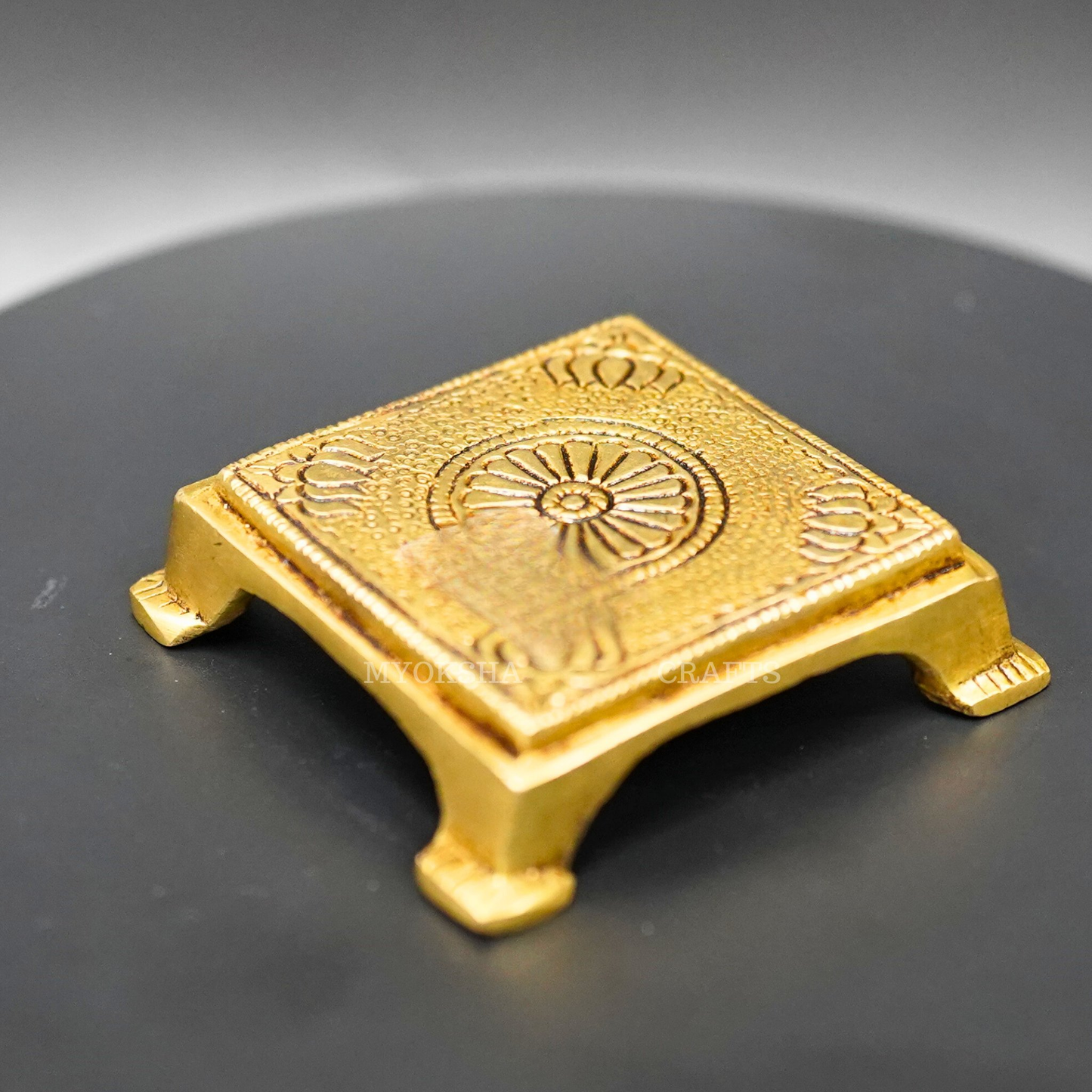 https://cdn.shopify.com/s/files/1/1857/6931/products/1689591911611_brass_peeta_MC00164_6a9c0452-9ad8-4f10-a2d2-d53f6c0f3a47.png?v=1753183544