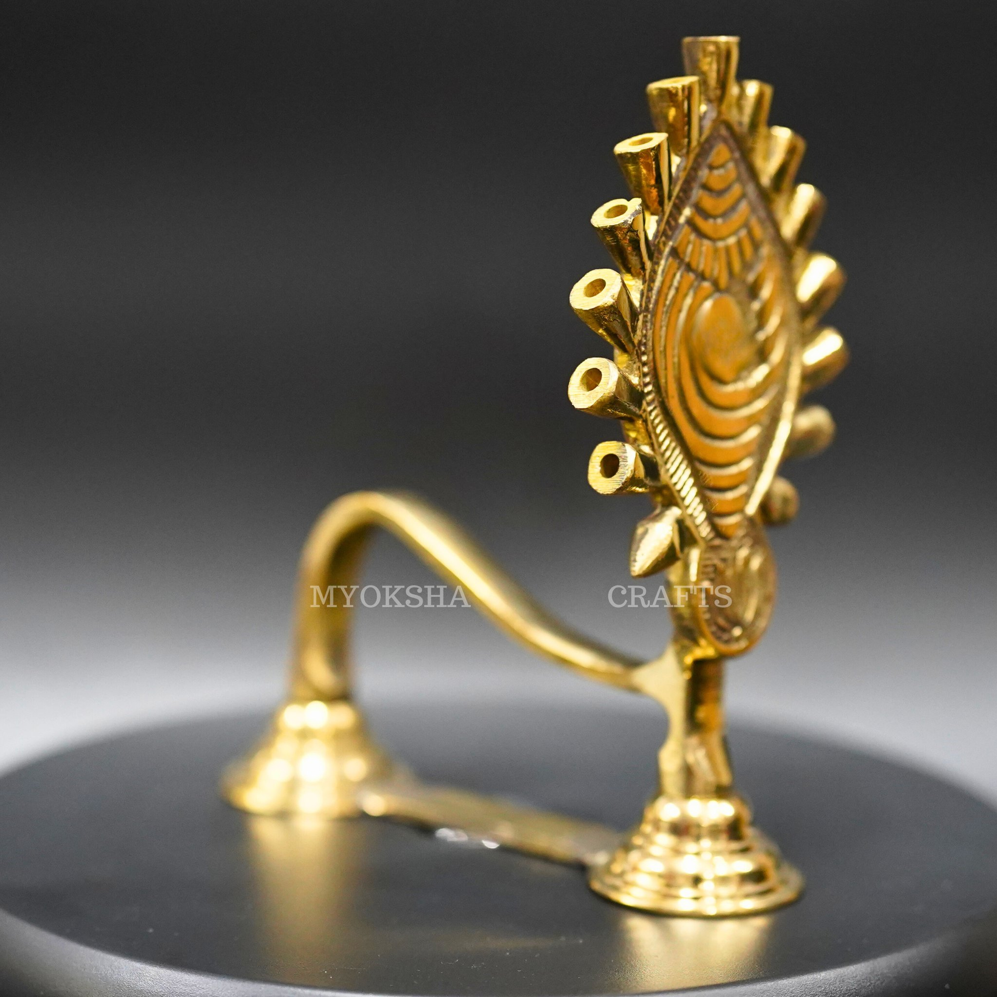 https://cdn.shopify.com/s/files/1/1857/6931/products/1689741401279_shankh_arthi_MC00194_281_29.png?v=1753183267