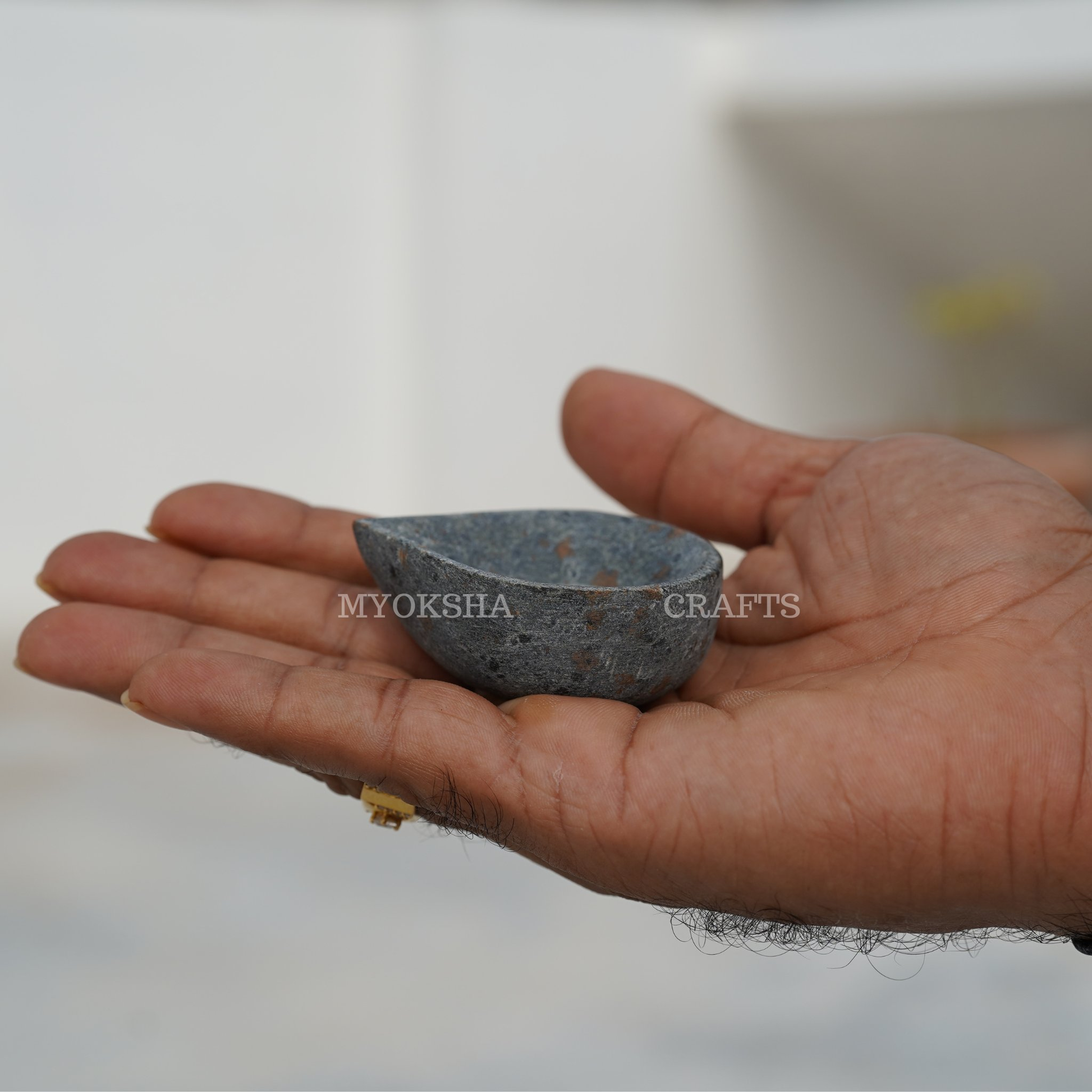 https://cdn.shopify.com/s/files/1/1857/6931/products/1689946081567__Stone_Diya_MC00208.png?v=1753183251