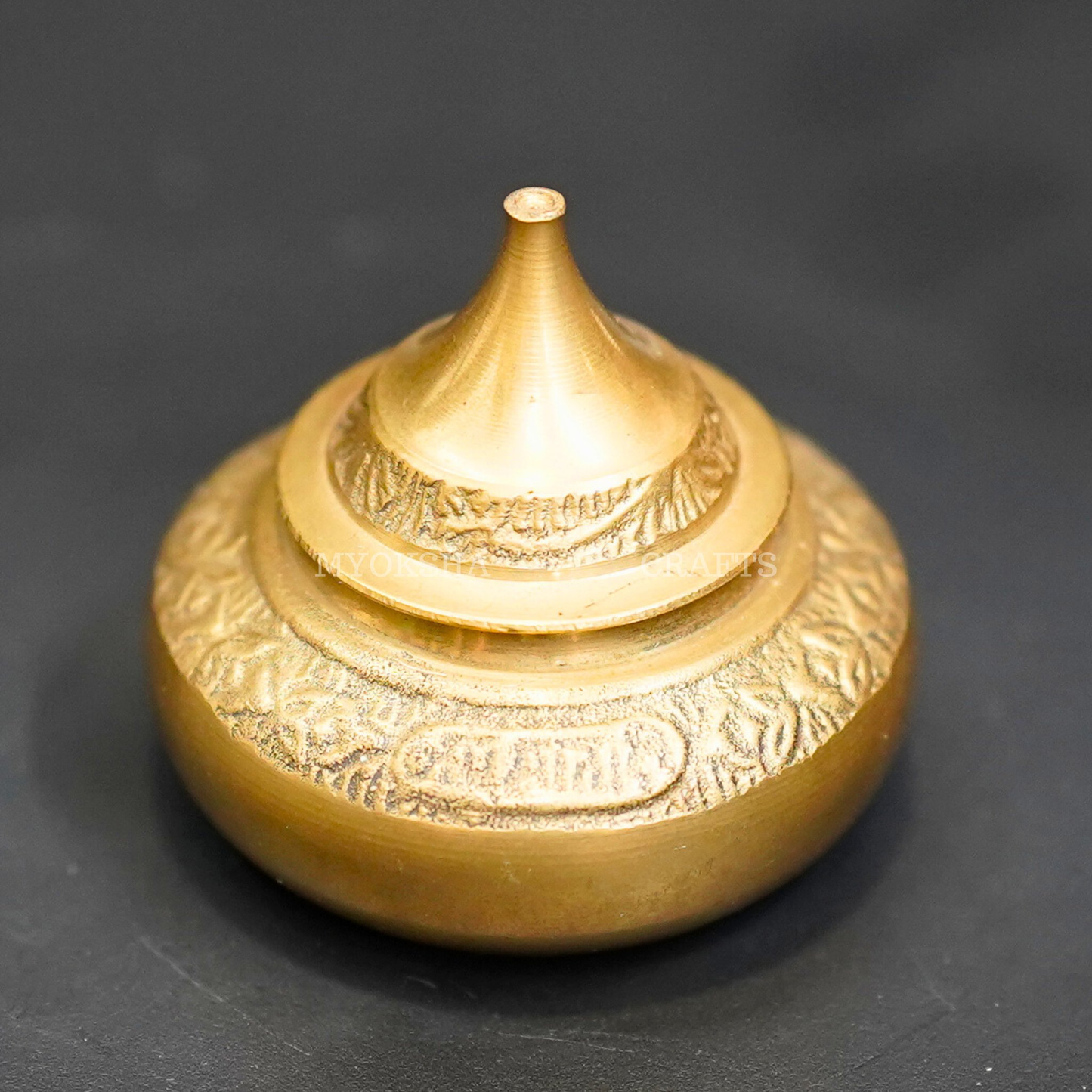 https://cdn.shopify.com/s/files/1/1857/6931/products/1690357975280_bs_kumkum_MC00227.png?v=1753183356