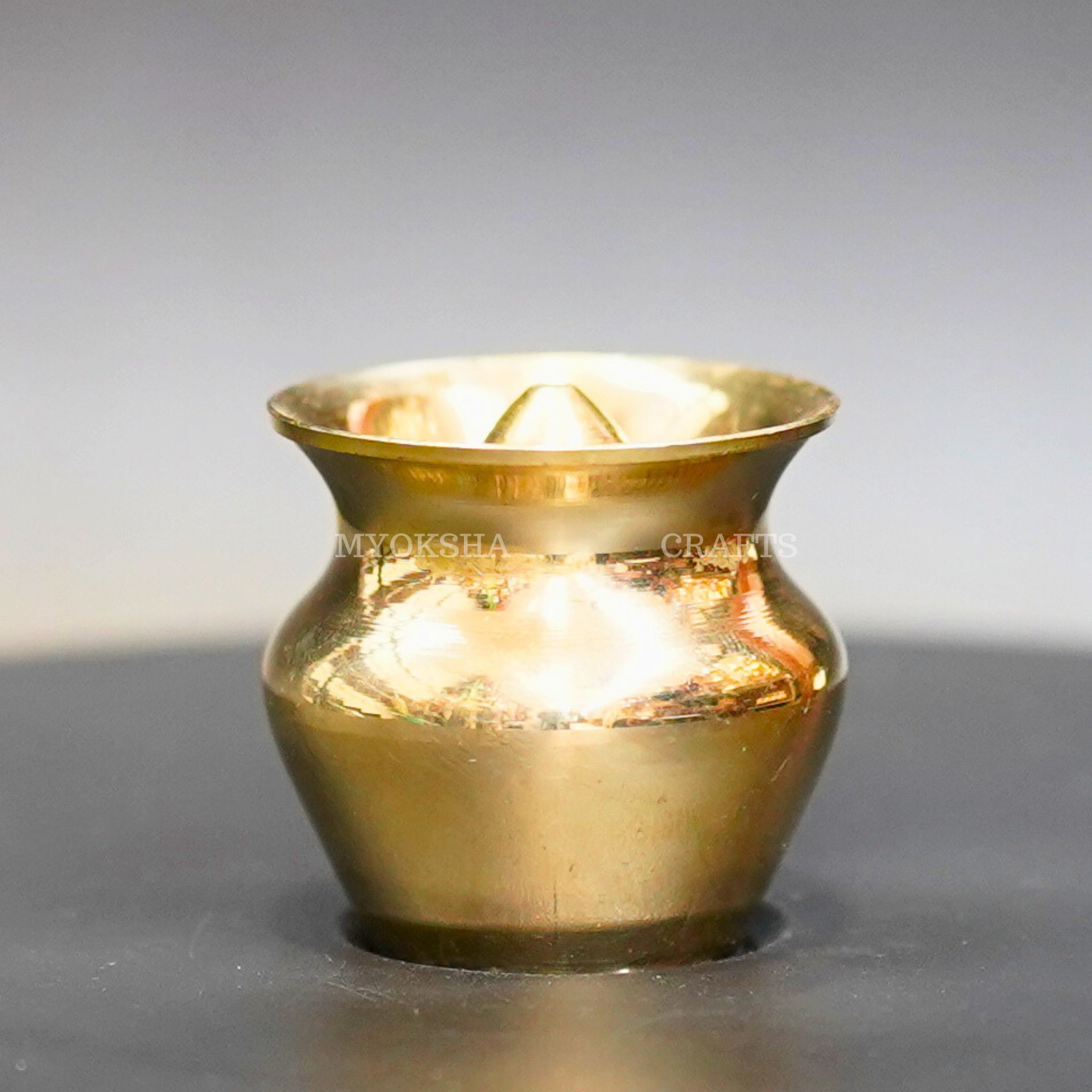 https://cdn.shopify.com/s/files/1/1857/6931/products/1690455009573_br_kalash_agarbatti_holder_MC00211.png?v=1753182705