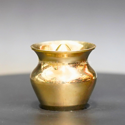https://cdn.shopify.com/s/files/1/1857/6931/products/1690455009573_br_kalash_agarbatti_holder_MC00211.png?v=1753182705