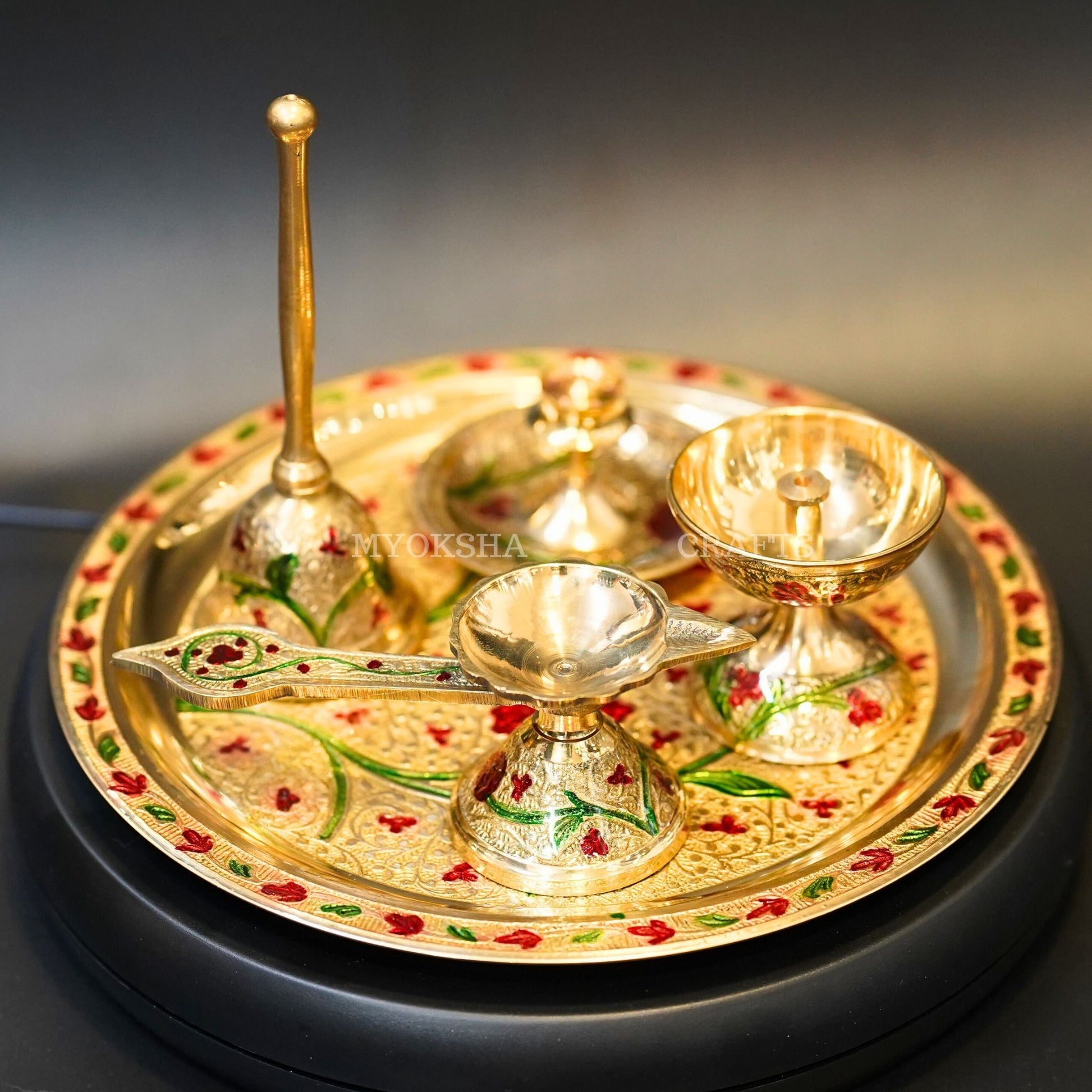 https://cdn.shopify.com/s/files/1/1857/6931/products/1690917429331_spl_pooja_thali_MC00296_281_29.jpg?v=1759456526