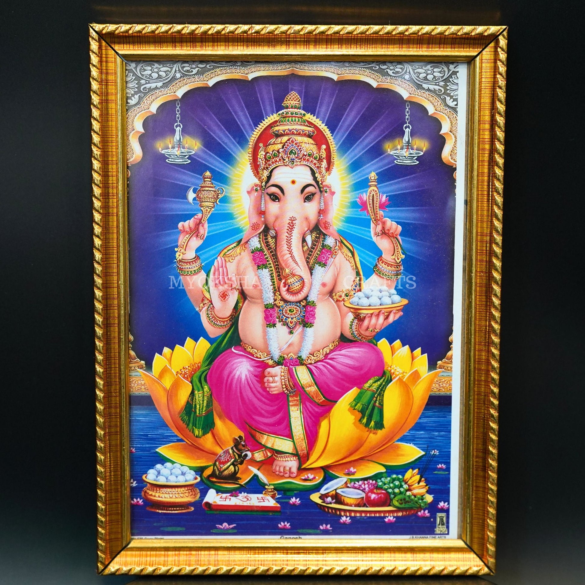 https://cdn.shopify.com/s/files/1/1857/6931/products/1690997132321_ganapathi_photo_frame_MC00305.png?v=1759456530