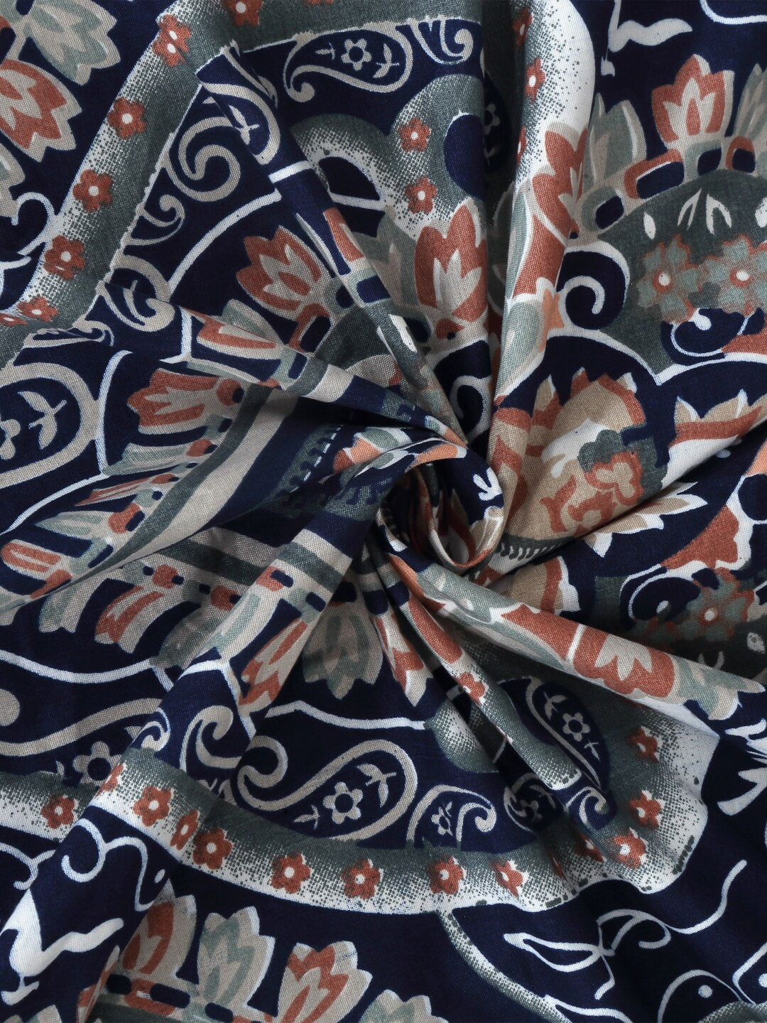 https://cdn.shopify.com/s/files/1/1857/6931/products/1746796a-48d3-41f1-a0e7-702f25ef3e8b1682713515403Bedsheets4.jpg?v=1703311724