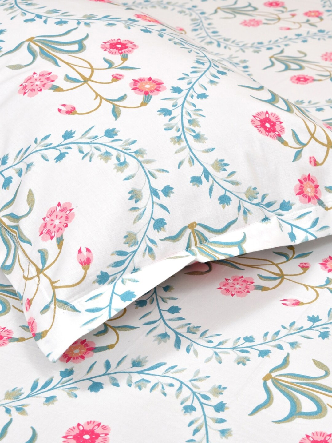 https://cdn.shopify.com/s/files/1/1857/6931/products/244b60ca-18ab-473f-839c-54b4dc4a22f01680723347538Bedsheets3.jpg?v=1703164082