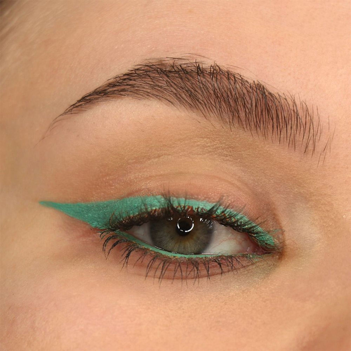 Image 3 of Makeup Revolution Streamline Waterline Eyeliner Pencil-Ultra Creamy Smudge Proof Smokey Looks - Teal