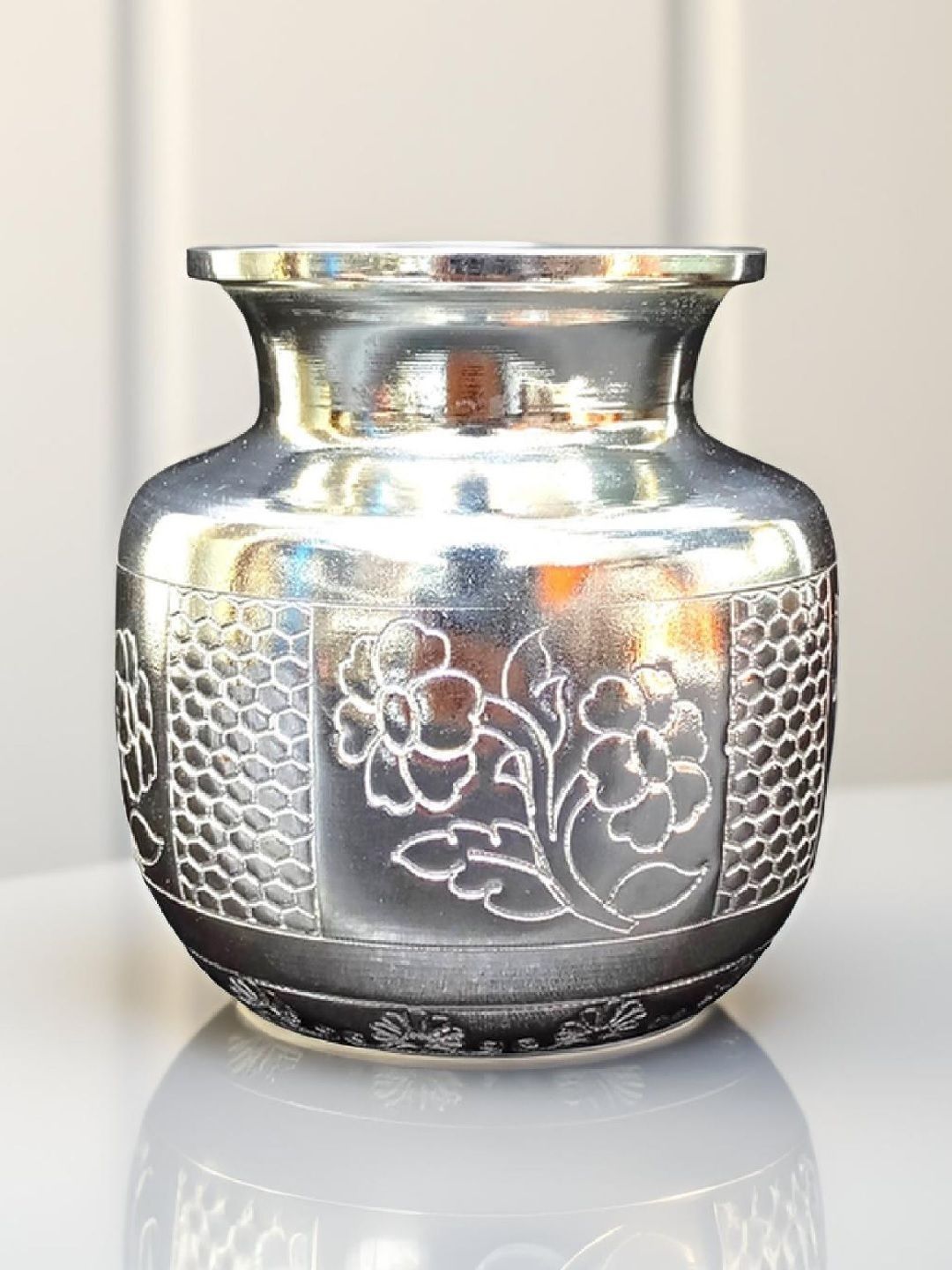 Image 1 of Silver / Onesize for the product Sigaram Textured House Warming Pooja Kalash