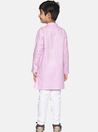 https://cdn.shopify.com/s/files/1/1857/6931/products/50229a60-4033-47a2-99fe-715250e689571640062224647SethukrishnaBoysPinkPureCottonKurtawithPyjamas4.jpg?v=1661582769