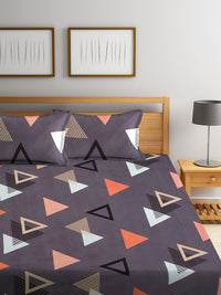 https://cdn.shopify.com/s/files/1/1857/6931/products/58f2a17c-04e4-4be3-8e2d-2a2b2266f9591636714098576KLOTTHEPurpleGeometric210TCCotton1KingBedsheetwith2PillowCov2.jpg?v=1703164086