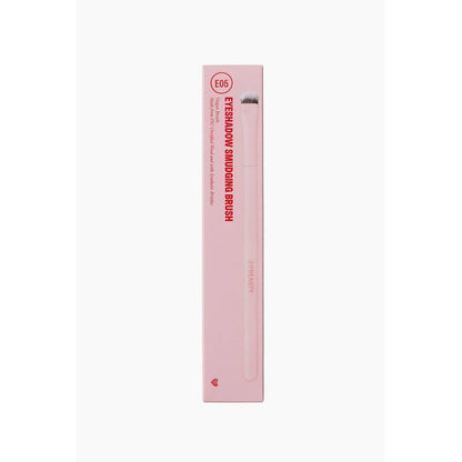 Image 2 of H&M Eyeshadow Smudging Brush