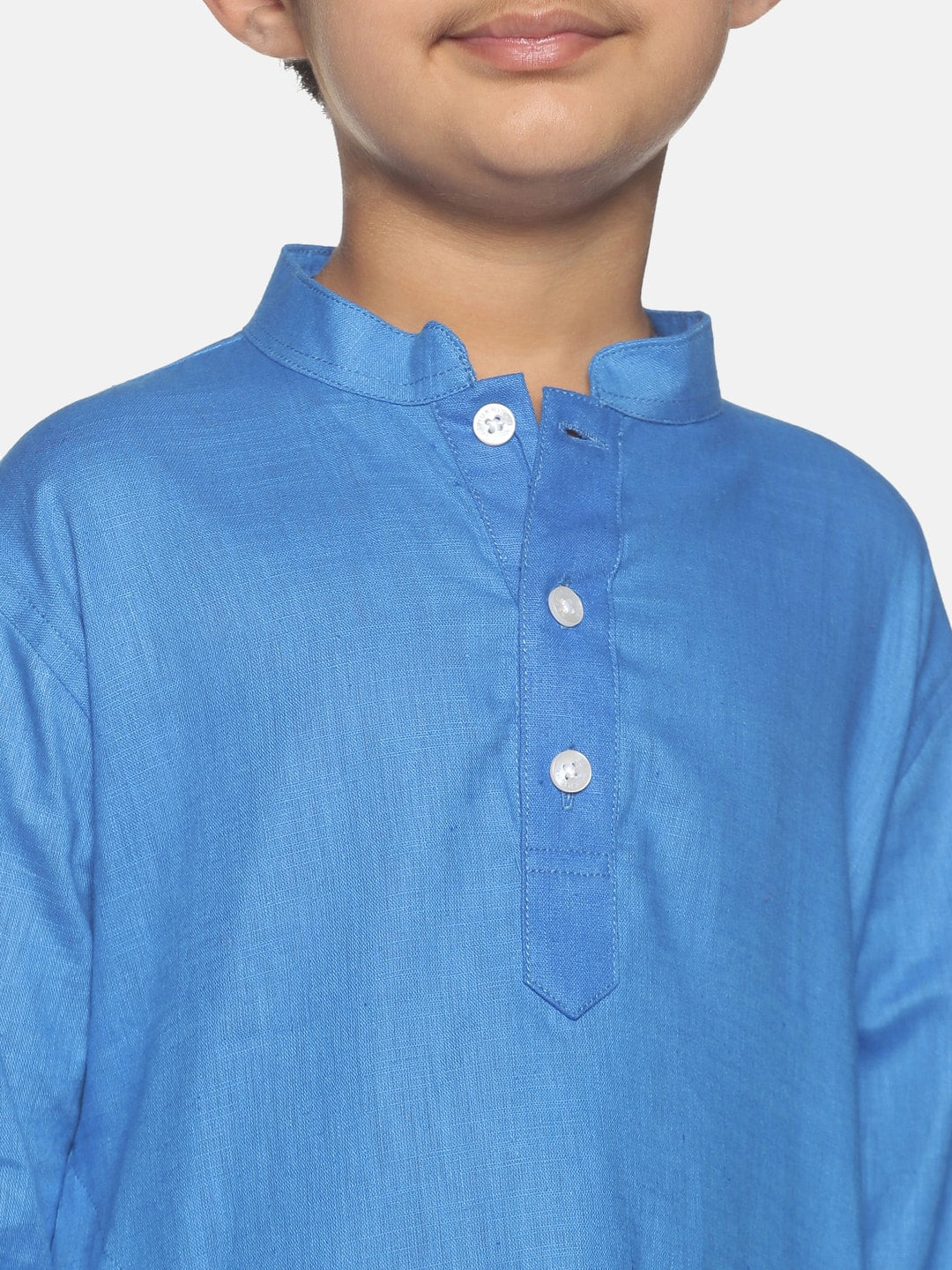 https://cdn.shopify.com/s/files/1/1857/6931/products/6ce93ba8-22fd-48f0-8e8b-43161c0dfe5c1640066630646SethukrishnaBoysBluePureCottonKurtawithTrousers2.jpg?v=1661581628