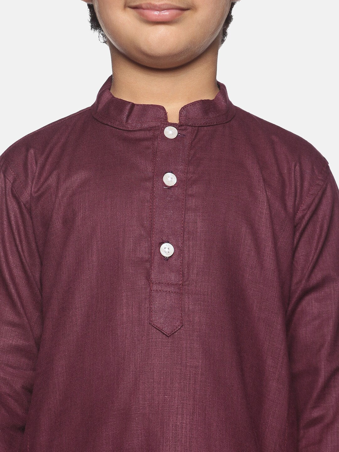 https://cdn.shopify.com/s/files/1/1857/6931/products/73eced1f-def3-4dac-ac8f-94836618ba881639672588823SethukrishnaBoysMaroonPleatedPureCottonKurtawithPyjamas2.jpg?v=1661575535
