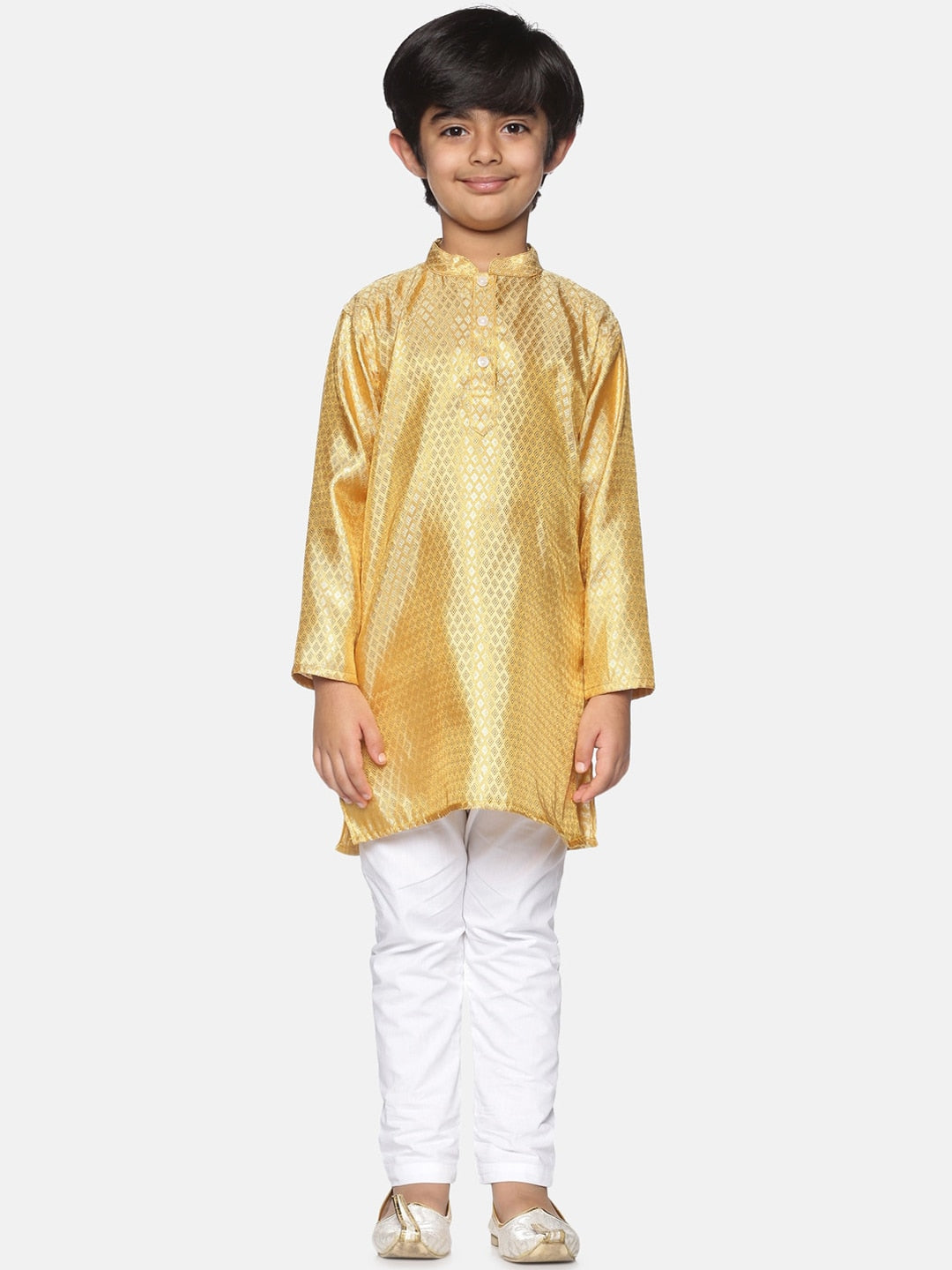 https://cdn.shopify.com/s/files/1/1857/6931/products/7d27f737-6298-48be-a6d2-d2011a3c0e741639987720310SethukrishnaBoysGold-TonedFloralKurtawithPyjamas1.jpg?v=1661584830