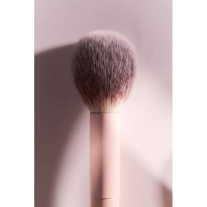 Image 3 of H&M Tapered Cheek Brush