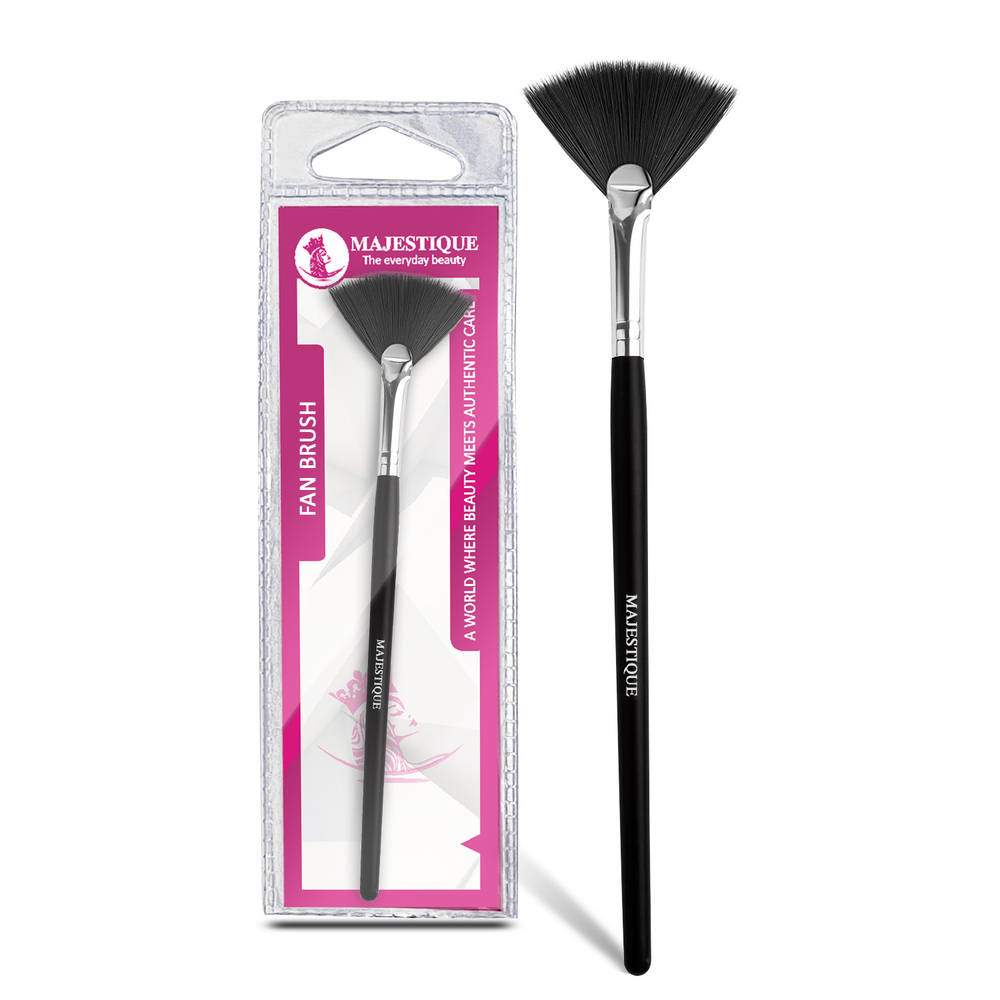 Image 1 of 1 pc for the product Majestique Fan Mask Brush