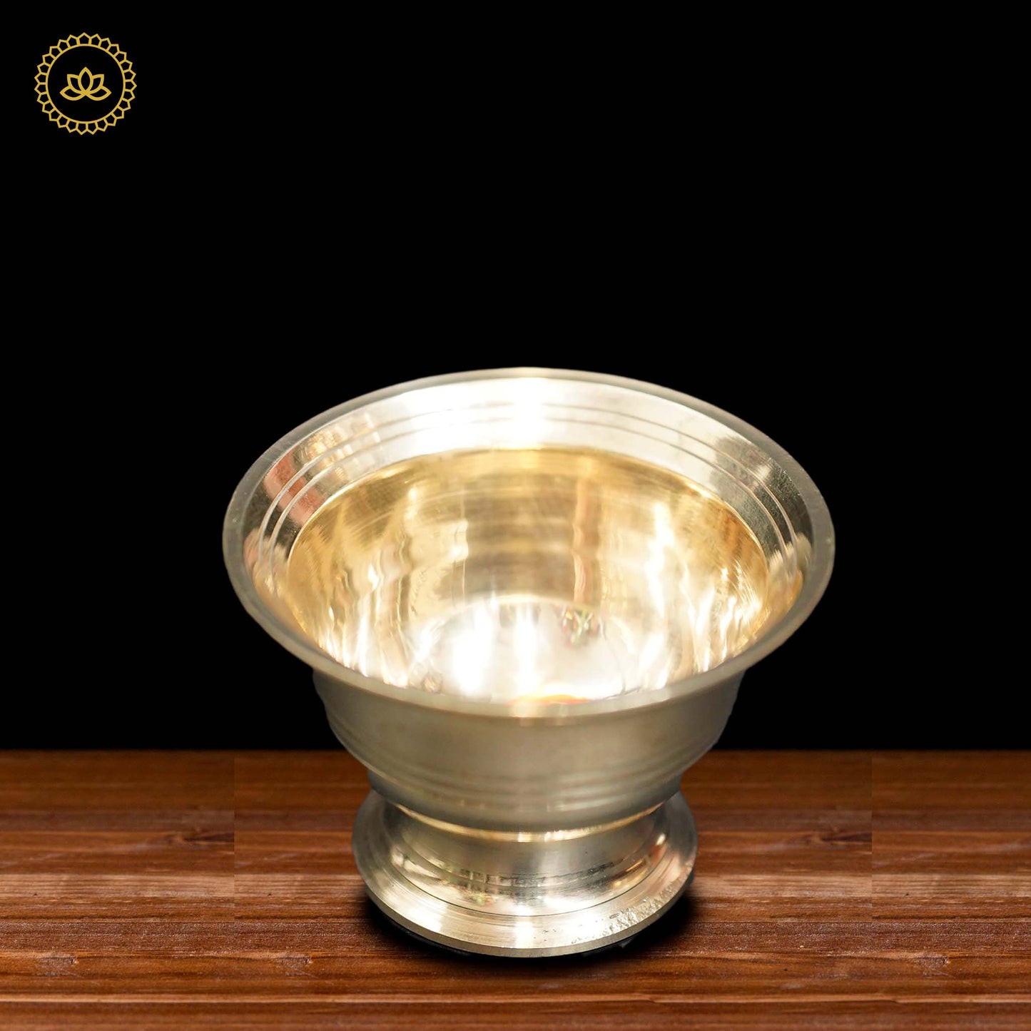 https://cdn.shopify.com/s/files/1/1857/6931/files/BrassBowlForKumkum_HaldiMC00238.jpg?v=1759456323