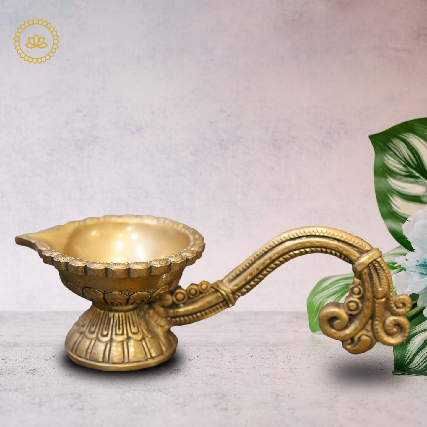 https://cdn.shopify.com/s/files/1/1857/6931/files/BrassDesignerArthiMC00330.jpg?v=1762395158