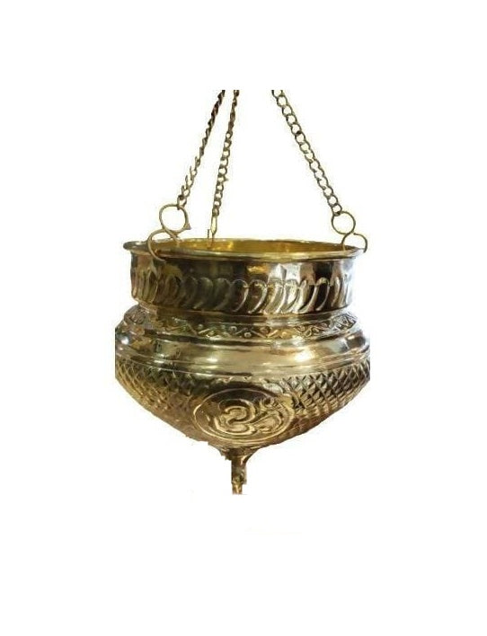 https://cdn.shopify.com/s/files/1/1857/6931/products/BrassShirodharaPot_Patra1.jpg?v=1623906912