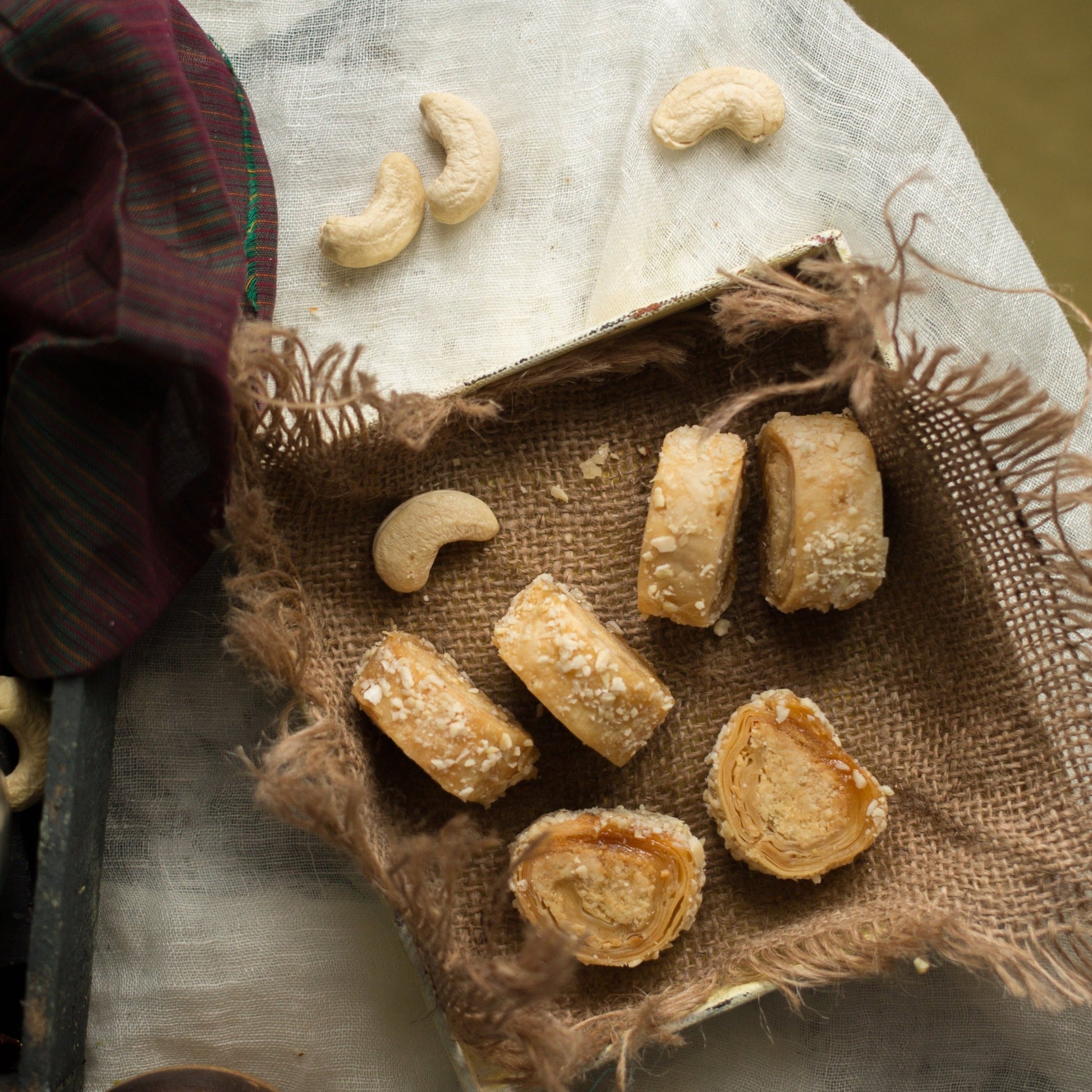 https://cdn.shopify.com/s/files/1/1857/6931/files/CASHEWTURKISHROLL_6e1adf87-9bc7-4927-b2fc-31d763b27310.jpg?v=1765199017