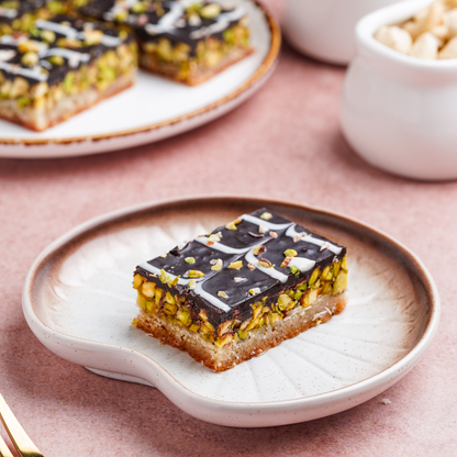 https://cdn.shopify.com/s/files/1/1857/6931/files/ChocolatePistashioBelloria02_1_54cd7550-5dac-4e89-a800-14e67a479ada.png?v=1762321441