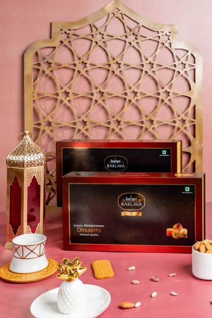 https://cdn.shopify.com/s/files/1/1857/6931/files/GourmetCrescentGiftBox-350gms.jpg?v=1762321636