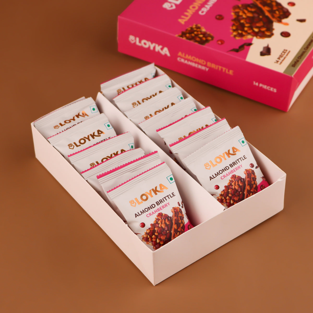 Image 2 of Loyka Almond brittle Cranberry 14pcs