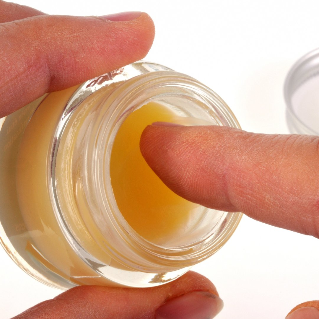 https://cdn.shopify.com/s/files/1/1857/6931/files/LipBalmcoconut2.png?v=1770369834