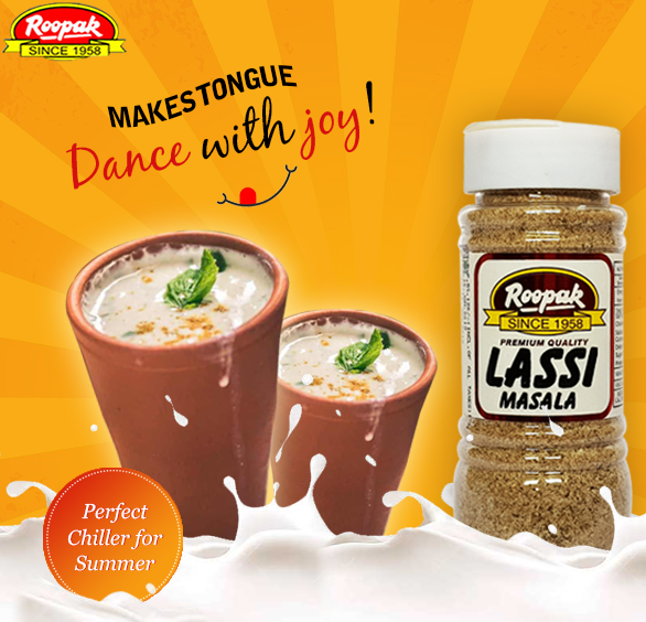 https://cdn.shopify.com/s/files/1/1857/6931/products/RoopakLassiMasala1.png?v=1623893042