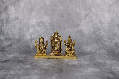 https://cdn.shopify.com/s/files/1/1857/6931/files/SRI_RUDRA_1097_c347efd3-b4dd-44c8-b5a1-fbdf2b36a840.jpg?v=1741333563