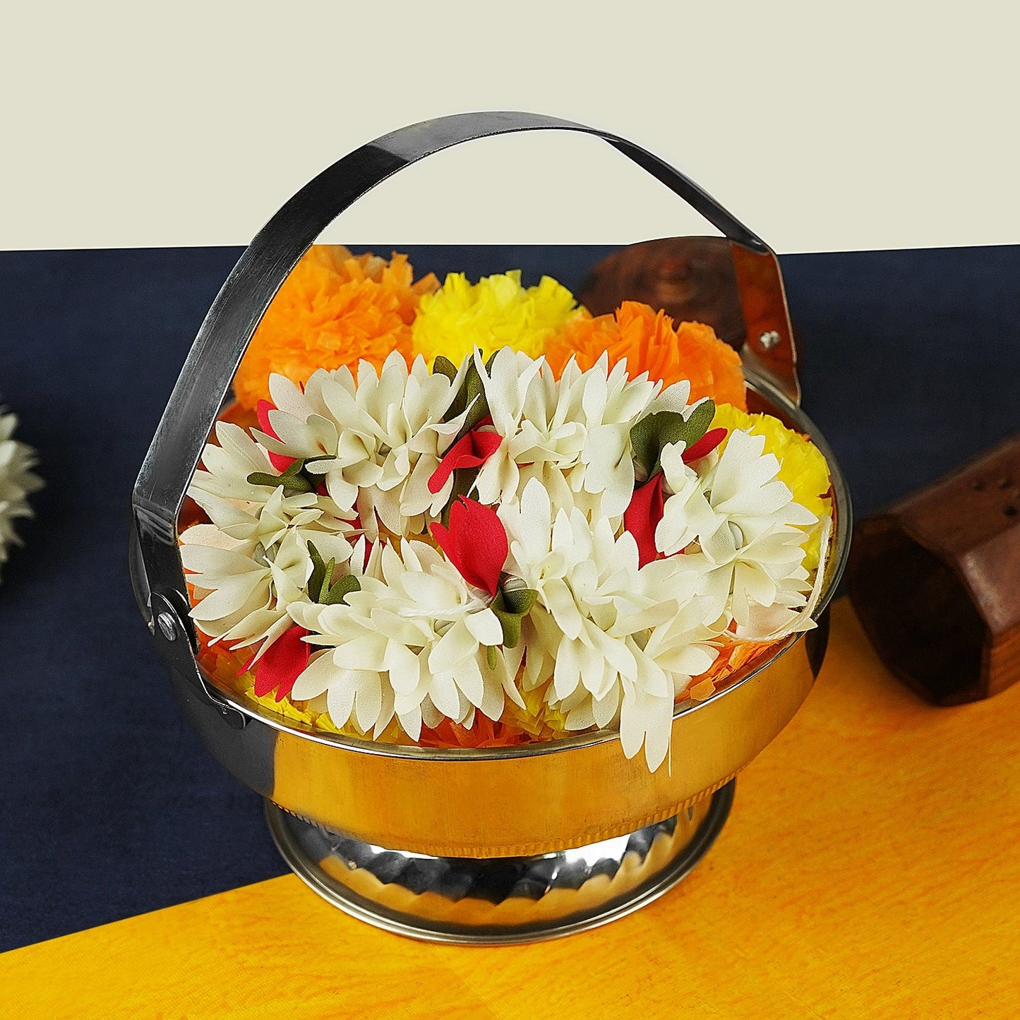 https://cdn.shopify.com/s/files/1/1857/6931/files/SRI_RUDRA_496_d06b50ba-fbfc-4e25-98c0-16cbebf54a20.jpg?v=1741322994