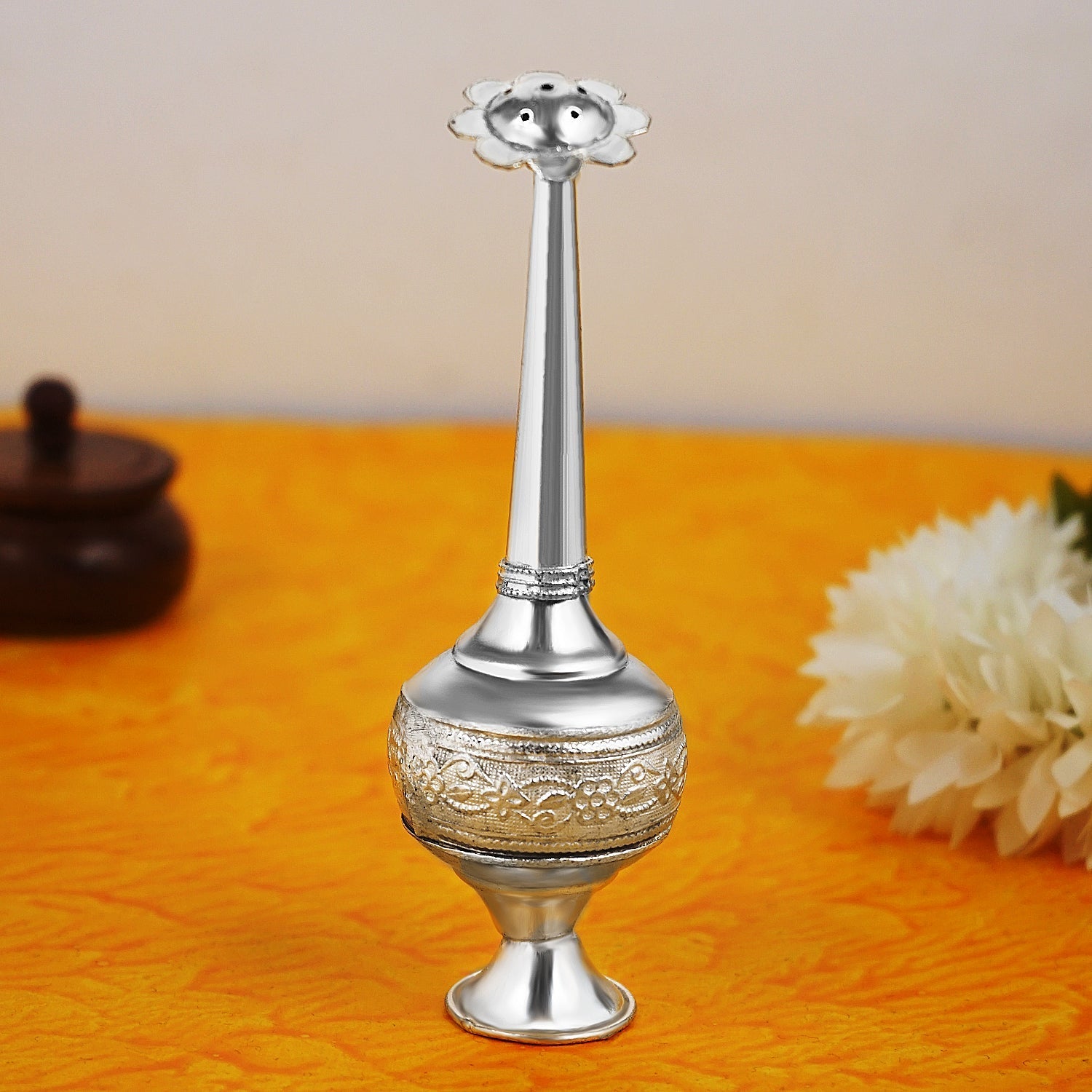 https://cdn.shopify.com/s/files/1/1857/6931/files/SRI_RUDRA_621_9680efd4-03e1-4062-9e23-0603e2af955d.jpg?v=1741330144